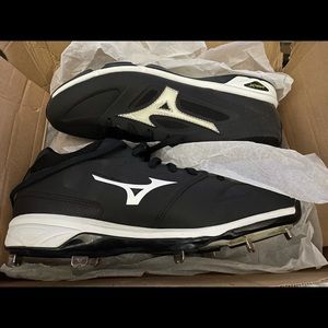 Mizuno baseball cleats